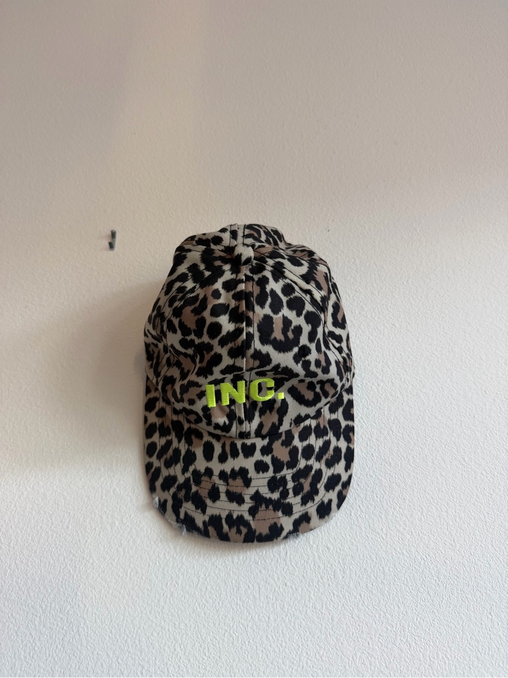 ITS NOW COOL LEOPARD HAT NWT